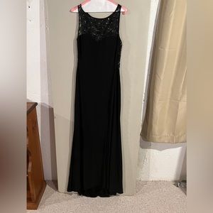 XSCAPE BLACK SLIT JEWELED LACE DRESS - MOVING MUST GO